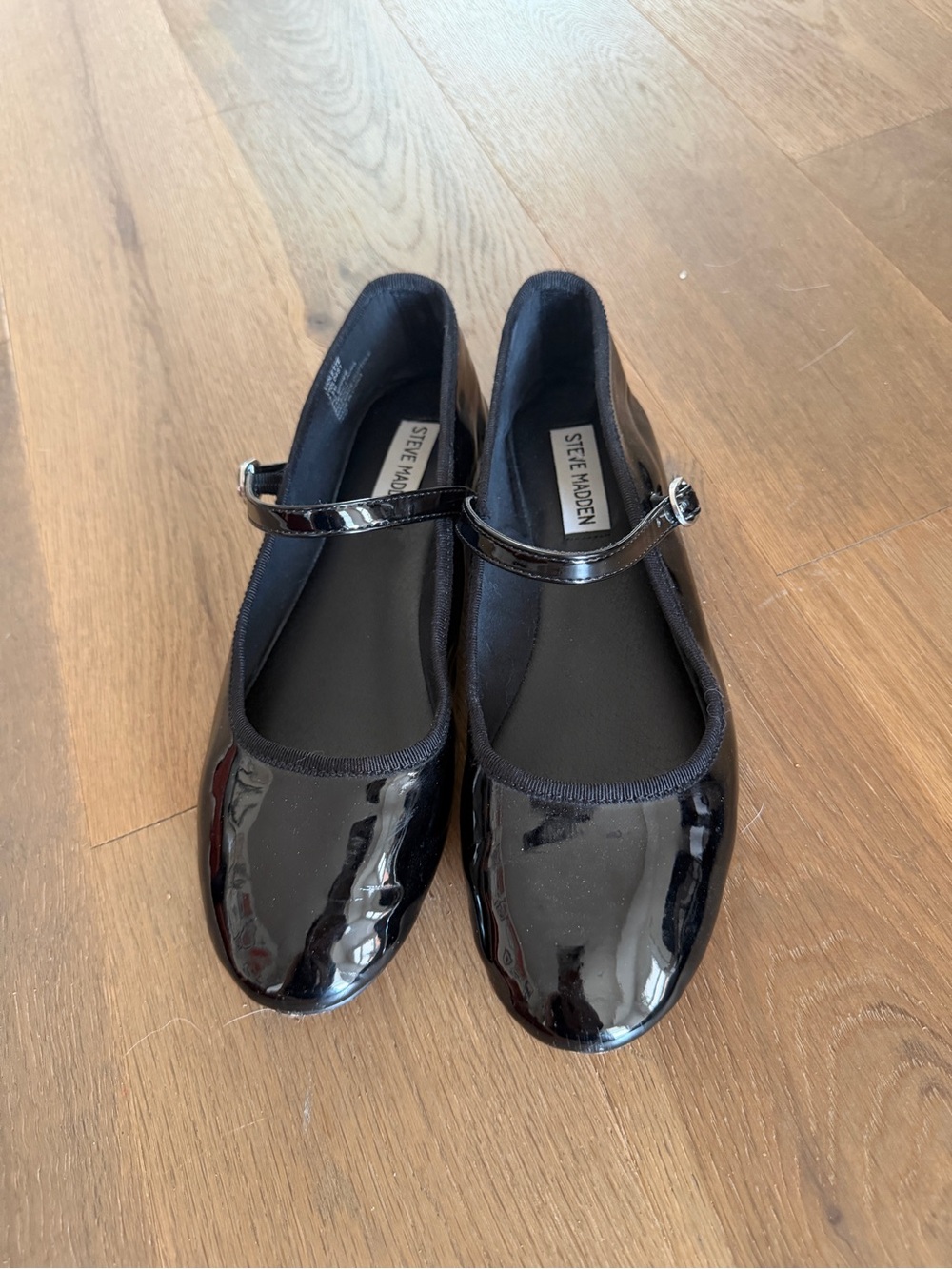 Steve Madden Black Patent Mary Jane Flats with Buckle Strap - Size 7.5